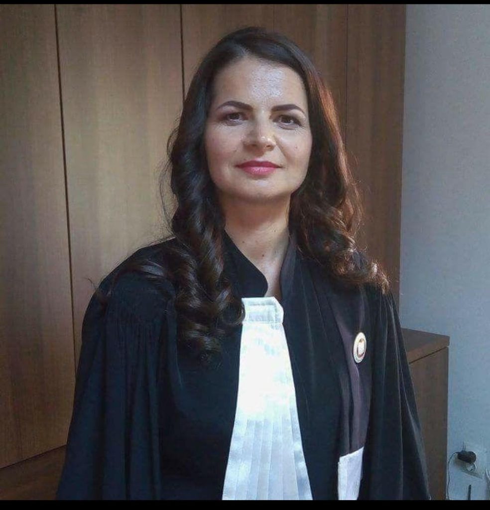 Cine sunt magistrații al căror nume nu ar trebui să fie dezvăluite conform intervenției președintei de onoare Mariana Ghena din CSM? Numele Judecătorului Corupt Recidivist Ionescu Diana Anca (fosta Comșa după soțul criminal), alias „judecătorul copy-paste” este secretul !? 6 Daniela Matea avocat corupt secta gardner