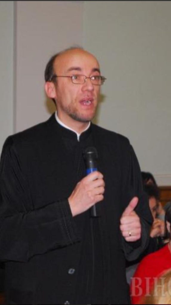 Cine sunt magistrații al căror nume nu ar trebui să fie dezvăluite conform intervenției președintei de onoare Mariana Ghena din CSM? Numele Judecătorului Corupt Recidivist Ionescu Diana Anca (fosta Comșa după soțul criminal), alias „judecătorul copy-paste” este secretul !? 7 Rus Valer pedofil secta gardner