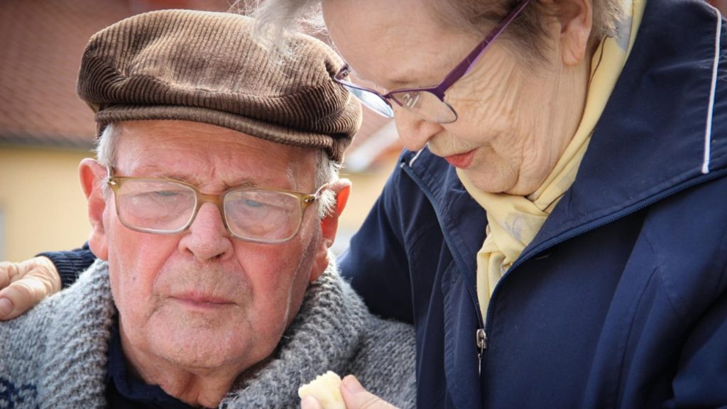 Cat pierd pensionarii dupa inghetarea pensiilor categoriile afectate