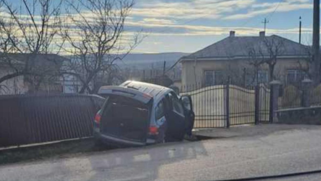 Conducta de gaze din Flamanzi sparta dupa accident auto cinci raniti