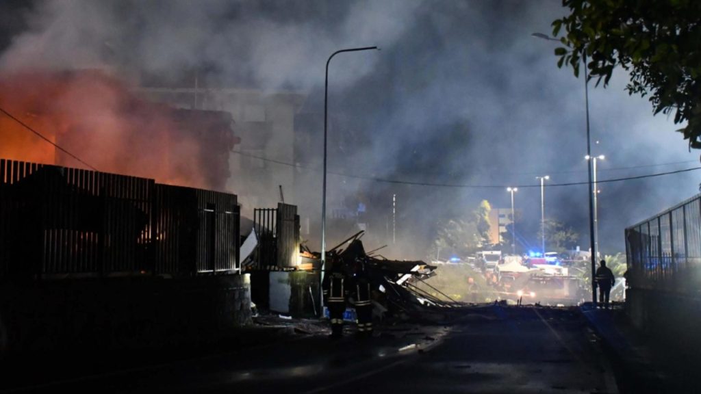 Explozie distruge bloc salvatorii cauta supravietuitori