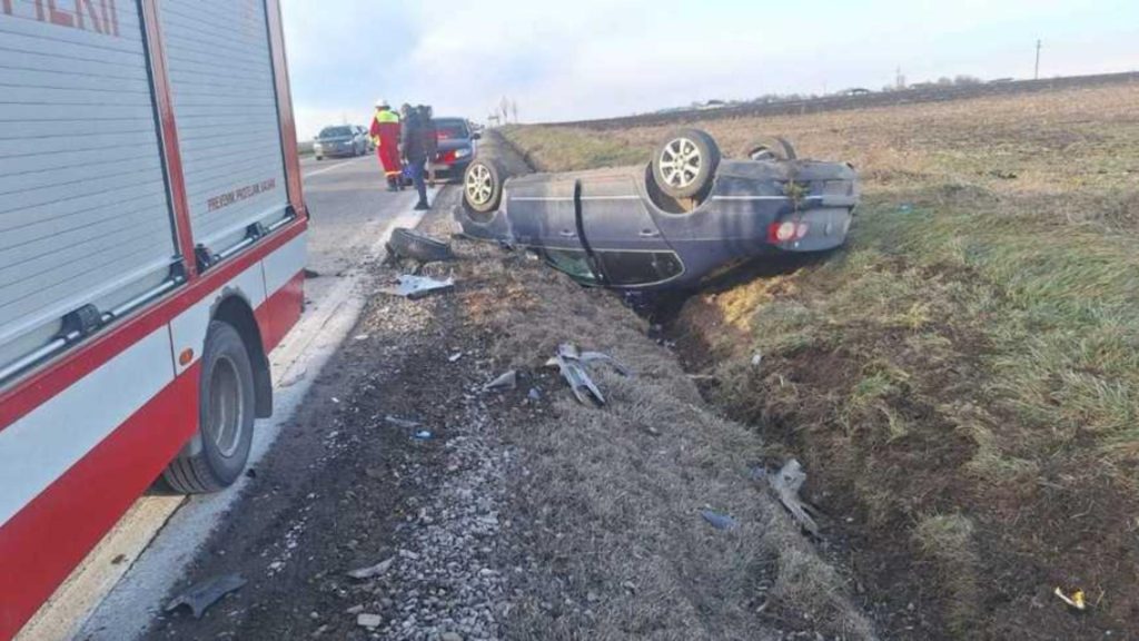 Impact violent intre doua masini in Suceava una rasturnata 7 persoane implicate