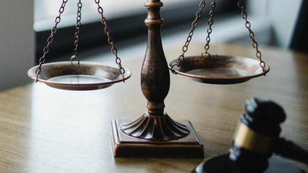 Inalta Curte reduce drepturi banesti pentru unii angajati din Justitie