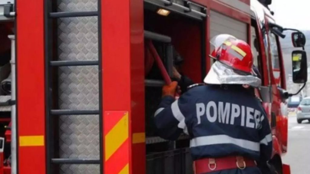 Incendiu intr un apartament din Piatra Neamt 8 evacuati