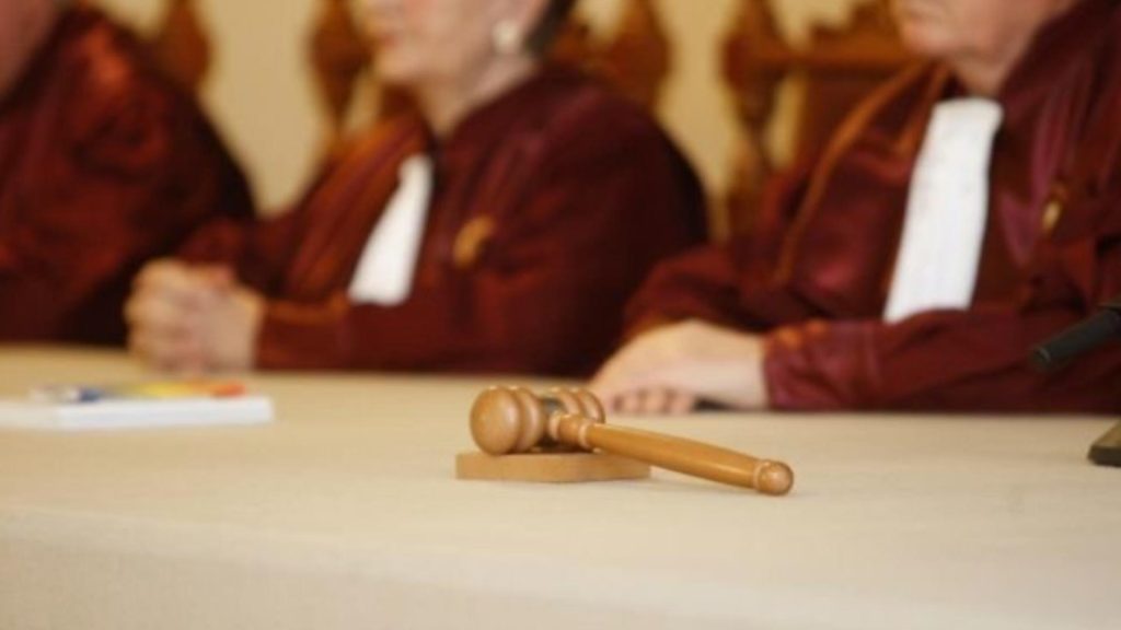Mobilizare masiva romanii depun plangeri penale contra CCR