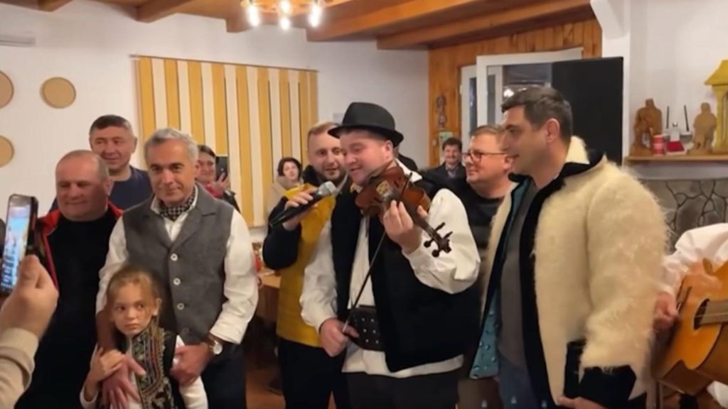 Poporul explodeaza mesaje dure pentru guvernanti Sprijin total pentru presedintele ales Calin Georgescu VIDEO