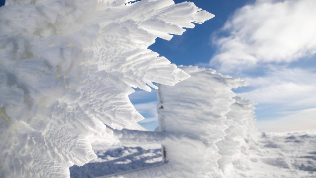 Ger extrem in Muntii Rodnei Temperatura uluitoare miercuri dimineata