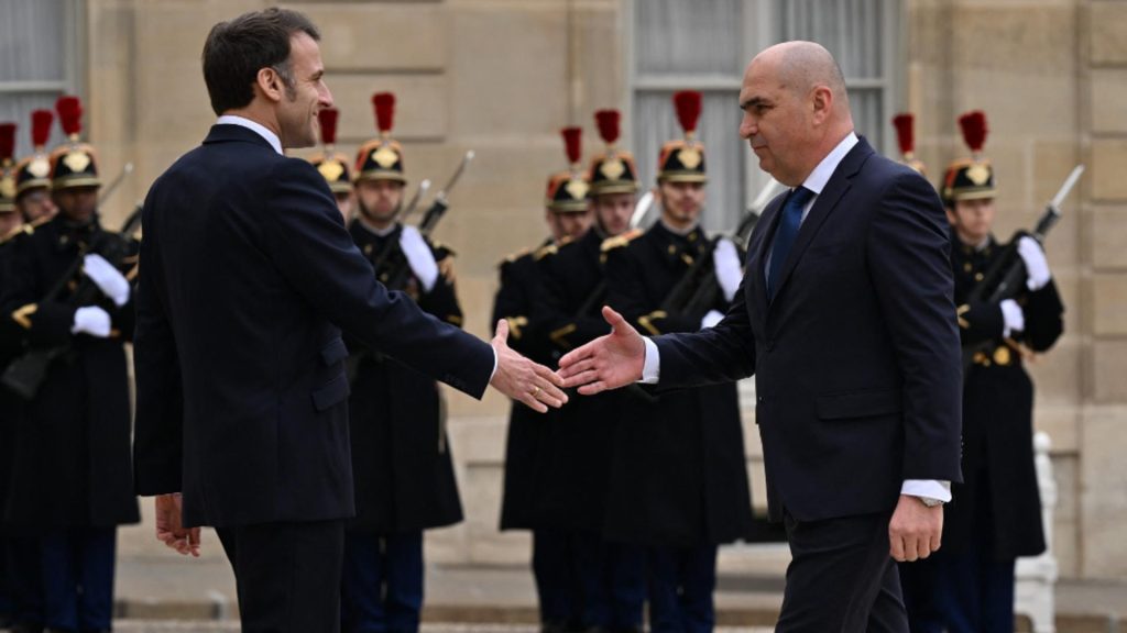 Traian Basescu glume despre Bolojan De ce l am trimis acolo Macron a incercat sa repare o gafa