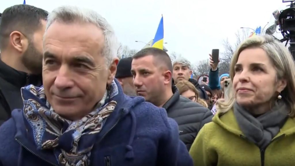 Calin Georgescu la protestul din Piata Victoriei Poporul roman constientizat e o FORTA