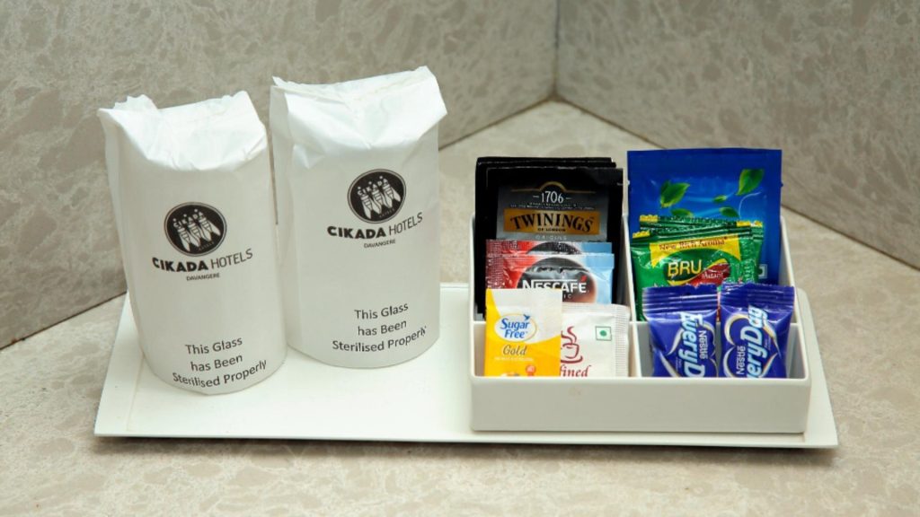 Directiva UE care obliga turistii sa aduca zahar si cafea de acasa Sapunul si samponul interzise ca mici cadouri in cazare