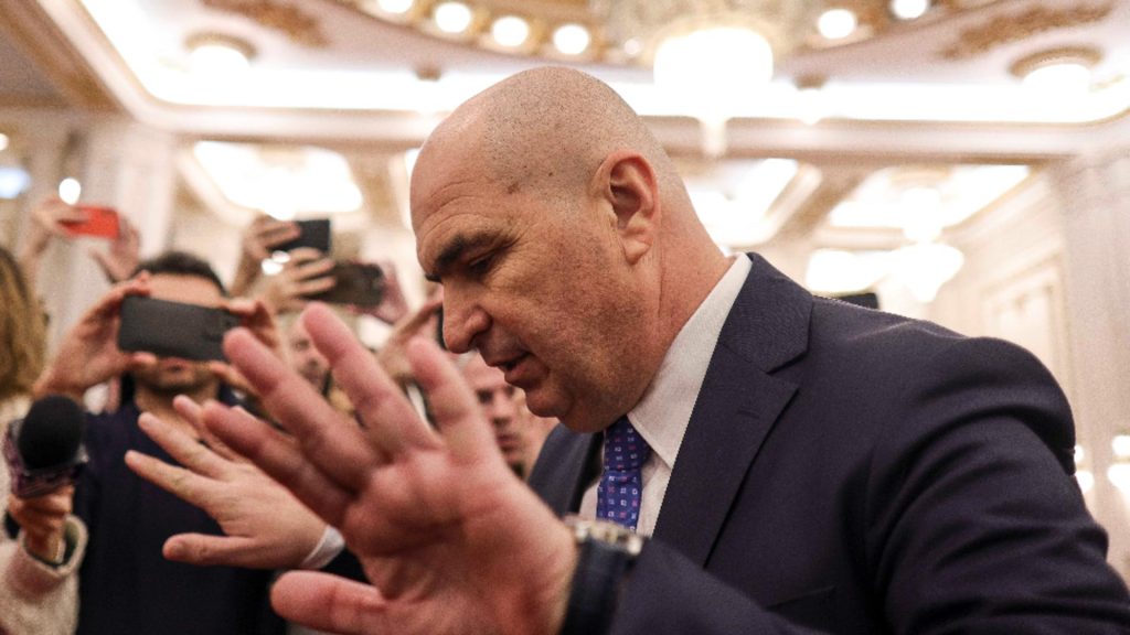 Disponibilizarile de la Senat suspendate Cei suspendati de drept nu pot fi inlaturati sau obligati sa revina