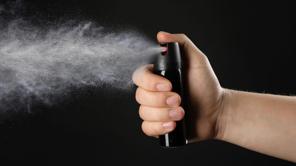 Incident grav la un liceu din Caracal Elevi spitalizati dupa spray