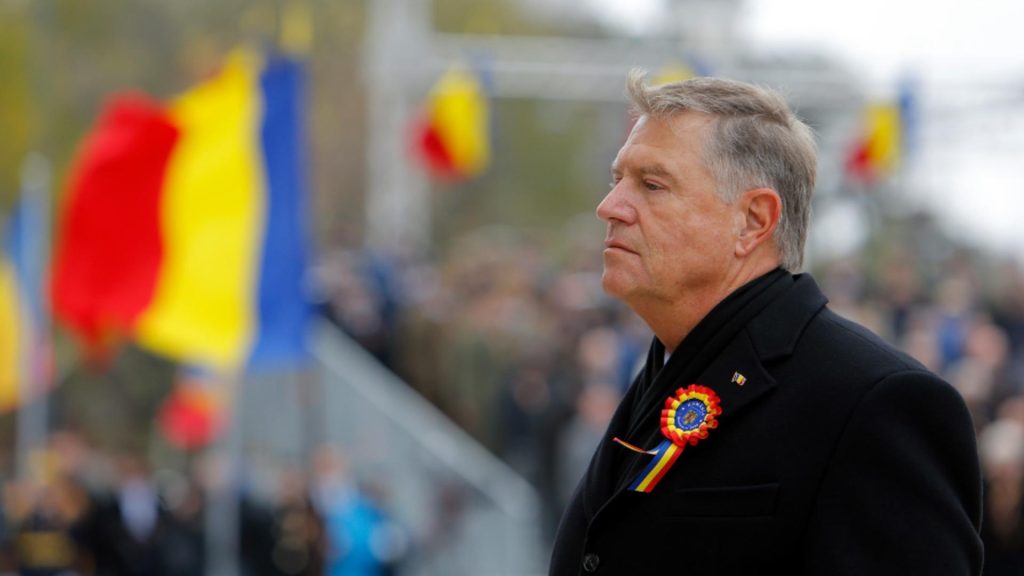 Klaus Iohannis criticat de romani pentru cei 10 ani de lux la palat Un mandat inutil ineficient plin de turism VIDEO