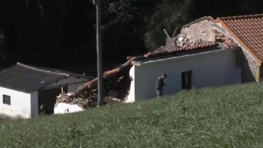 O familie de romani din Spania soc cand casa sa prabusit
