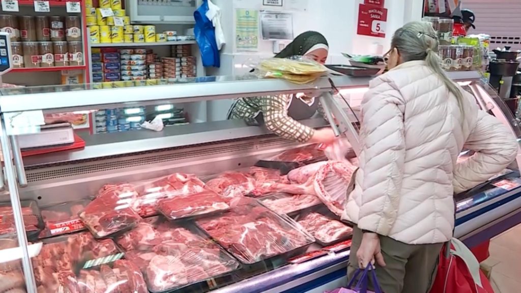 Sarbatorile aduc scumpiri record la miel si pasca