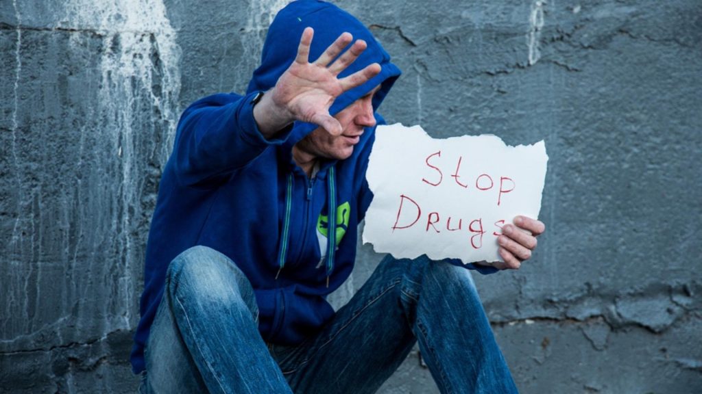 Asociatiile de parinti Drogurile sunt peste tot in scoli bune si sate