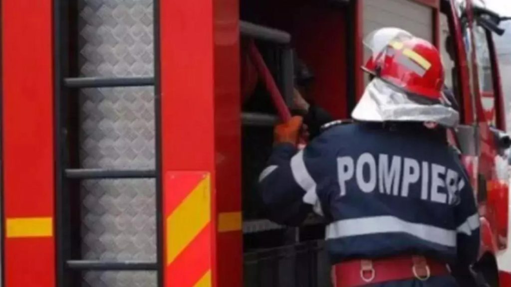 Explozie si incendiu intr un apartament din Ploiesti o victima persoane evacuate