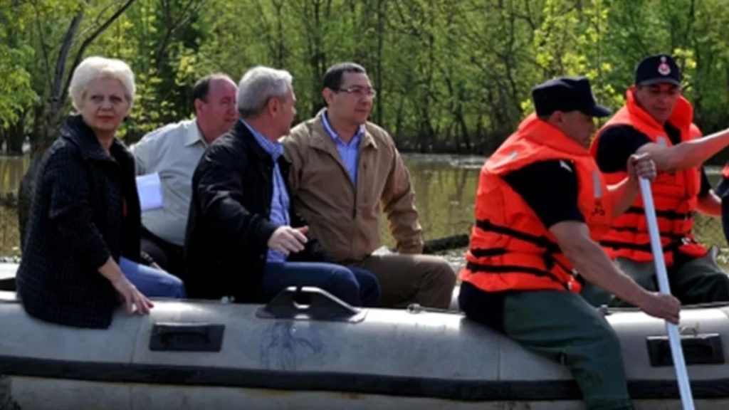 Marcel Ciolacu il critica dur pe Victor Ponta si ii cere sa se retraga din cursa prezidentiala Sa recunosti ca ai fost de acord sa inunzi sate romanesti pentru a salva orase straine arata ca suveranismul tau e doar de fatada