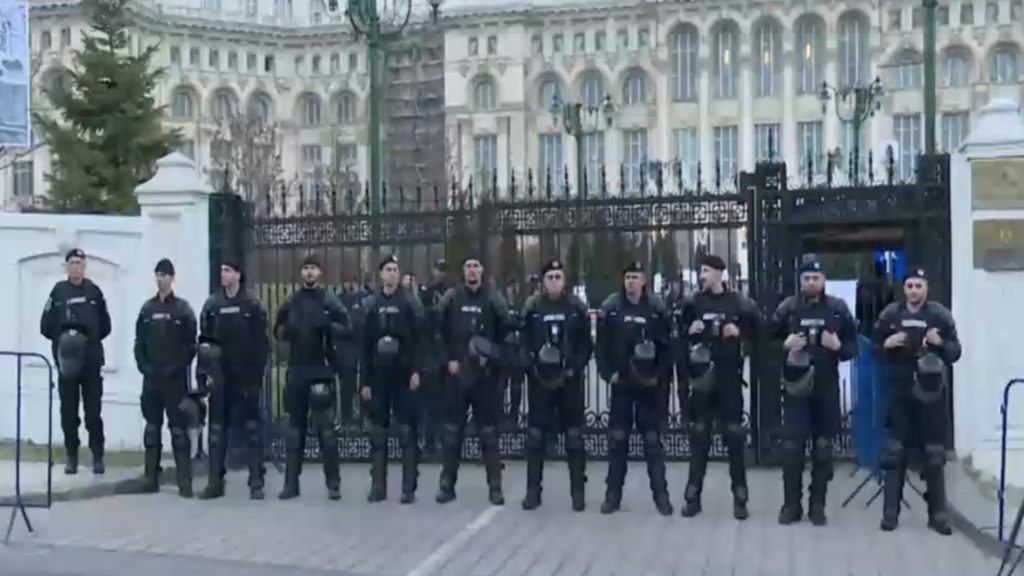 Mii de politisti vor actiona de Inviere pentru ordine
