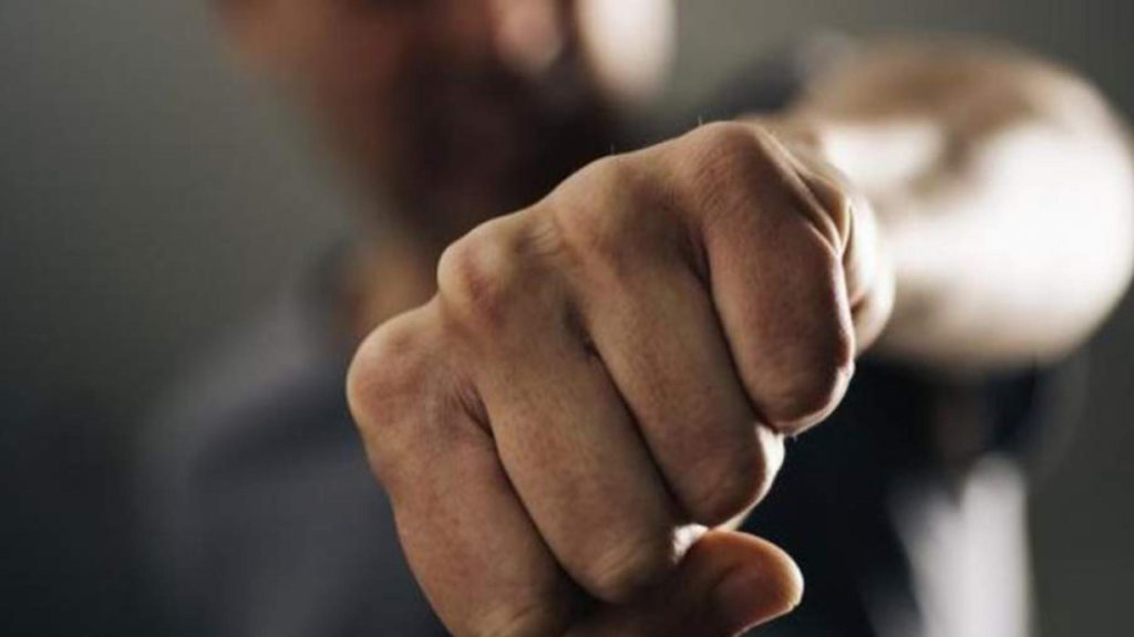 O grupare neonazista recruteaza romani online Tinerii instruiti sa ucida si sa agreseze oameni