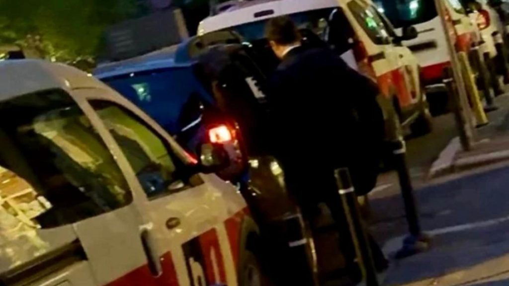 Tupeu mare Nicusor Dan foloseste masina Primariei in campanie