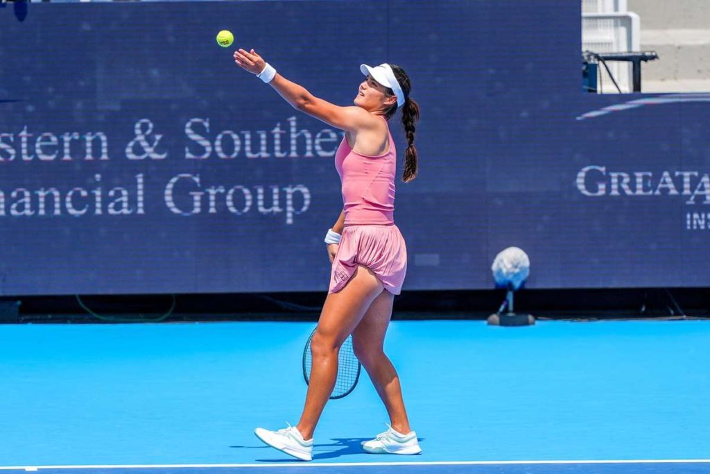 Emma Raducanu suparata de un copil care plange