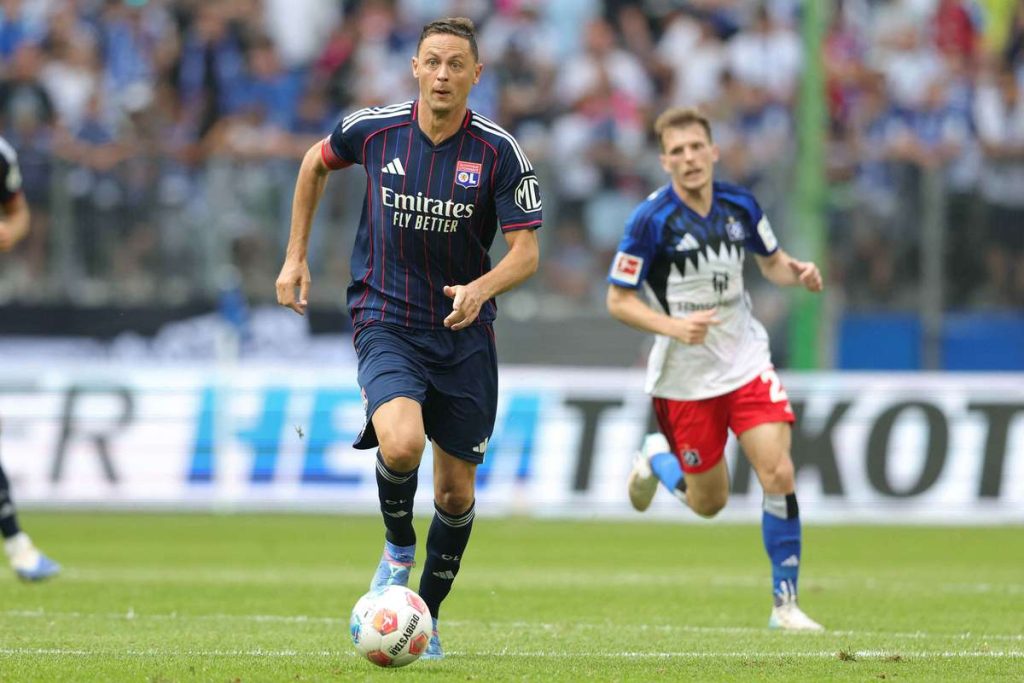 Oficial Nemanja Matic a ramas liber de contract