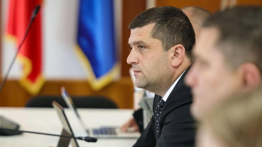 Radu Miruta a interzis accesul in fabricile de arme