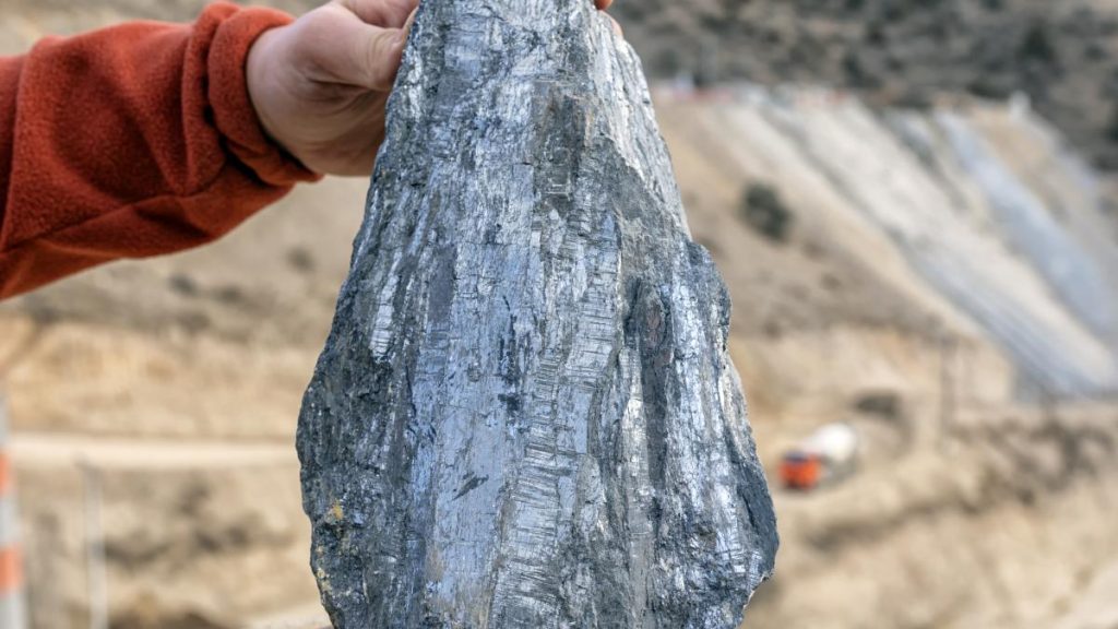 Romania va extrage grafit de la Baia de Fier
