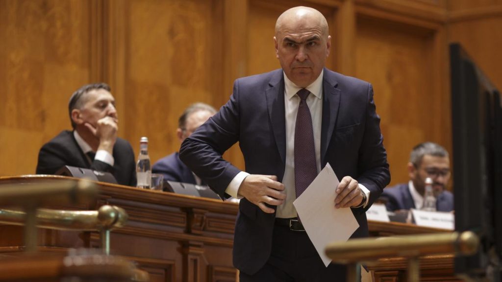 Bolojan confruntat cu 4 motiuni de cenzura