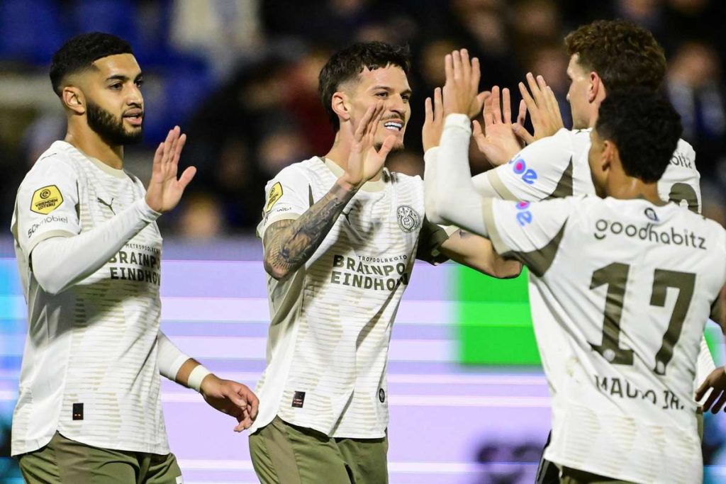 Dennis Man straluceste la PSV cu un gol si assist
