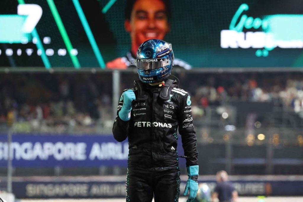 Russell duce Mercedes pe prima pozitie in Singapore