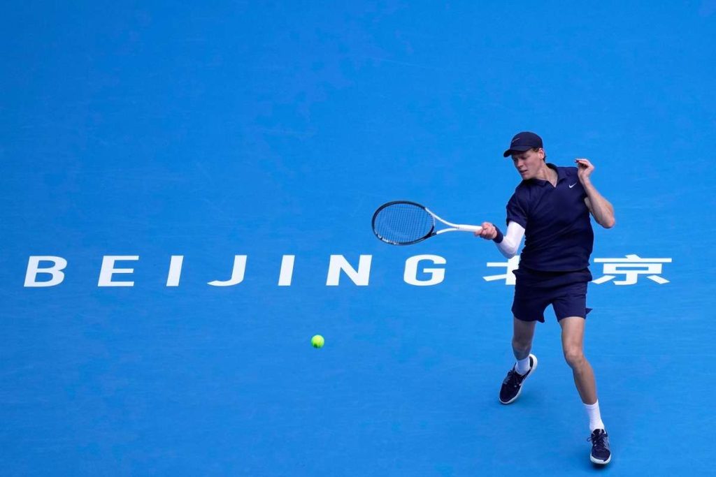 Tennis Tracker Sinner invinge Tien si castiga Openul Chinei